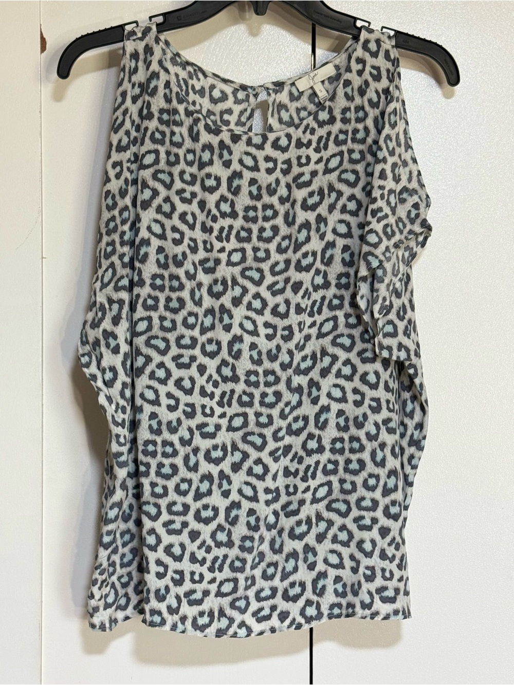 Joie 100% Silk Leopard Print Cold Shoulder Blouse Flutter Sleeve Small - Picture 2 of 14